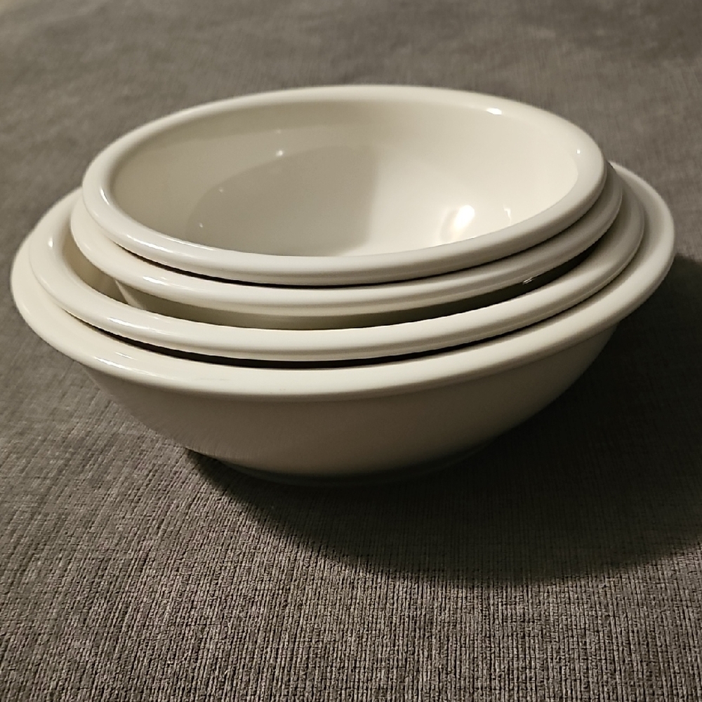 Set of White Ceramic Bowls